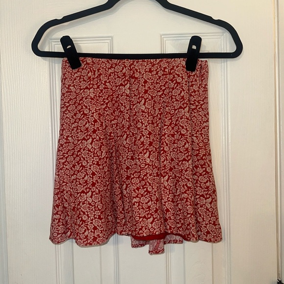 AE Floral Red Skirt - Picture 4 of 11